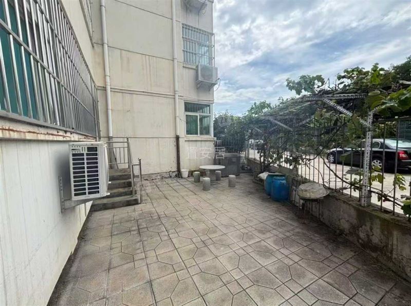 南城门小慧园98平精装带院二室，无大税