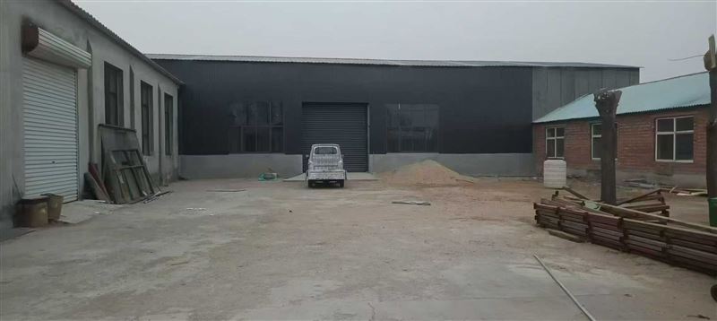 正定县新安镇七吉村东口，出租厂房，占地面积3亩半，交通便利